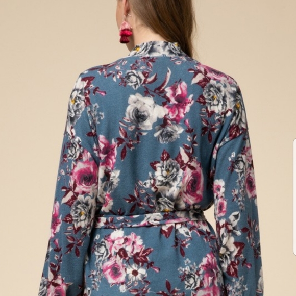 🎉Host Pick 🎉 Floral Print Cardigan - Picture 4 of 5